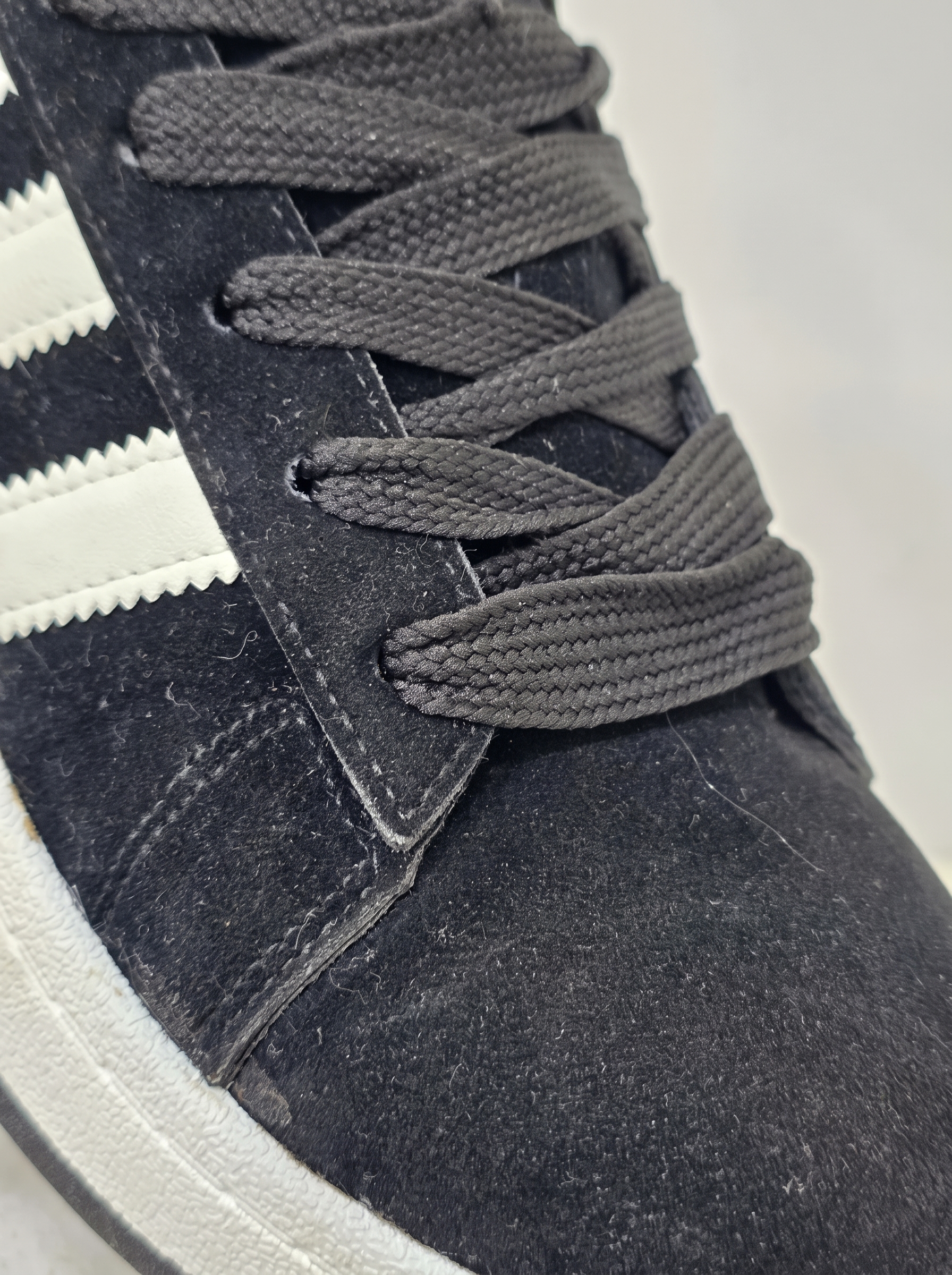 Adidas Campus 00s view 4