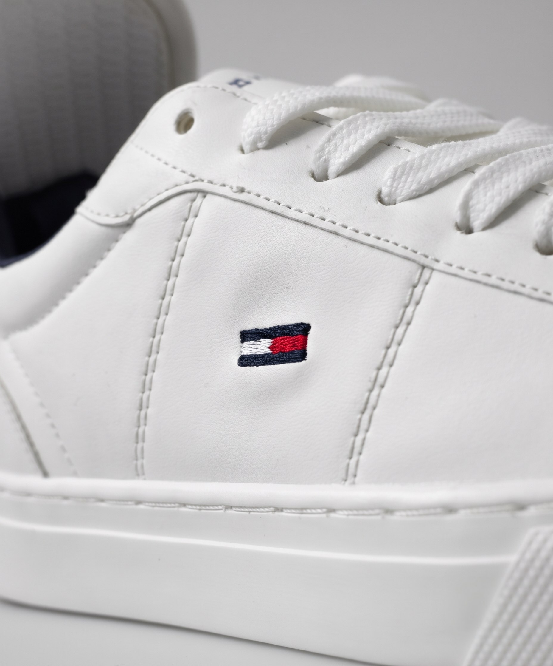 Tommy Classic view 4