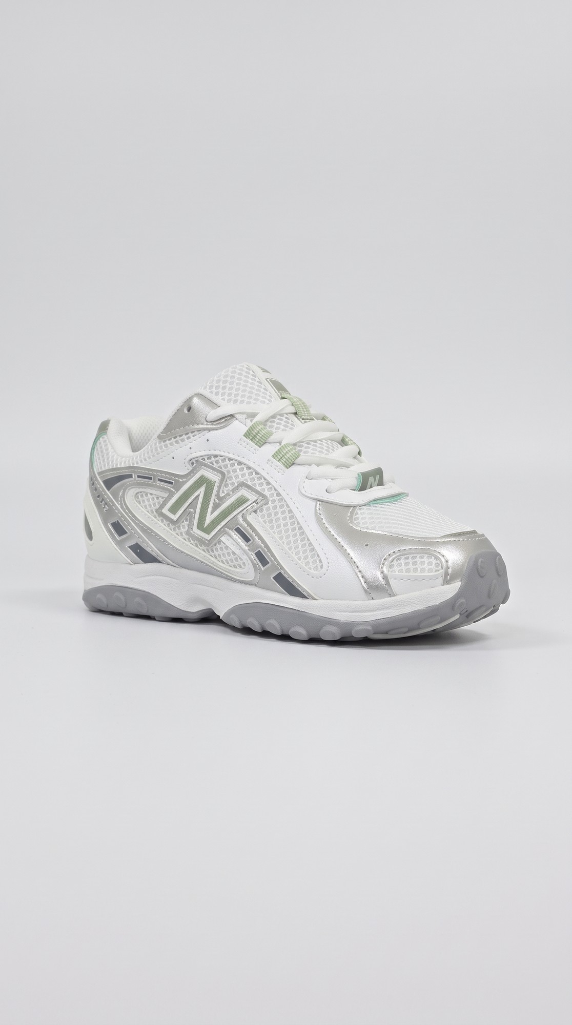 New Balance 204L view 3