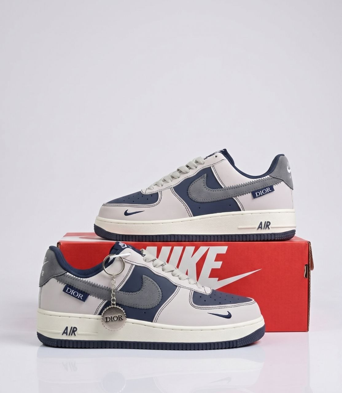 Nike Air Force 1 Low x Dior (Special Edition) view 6