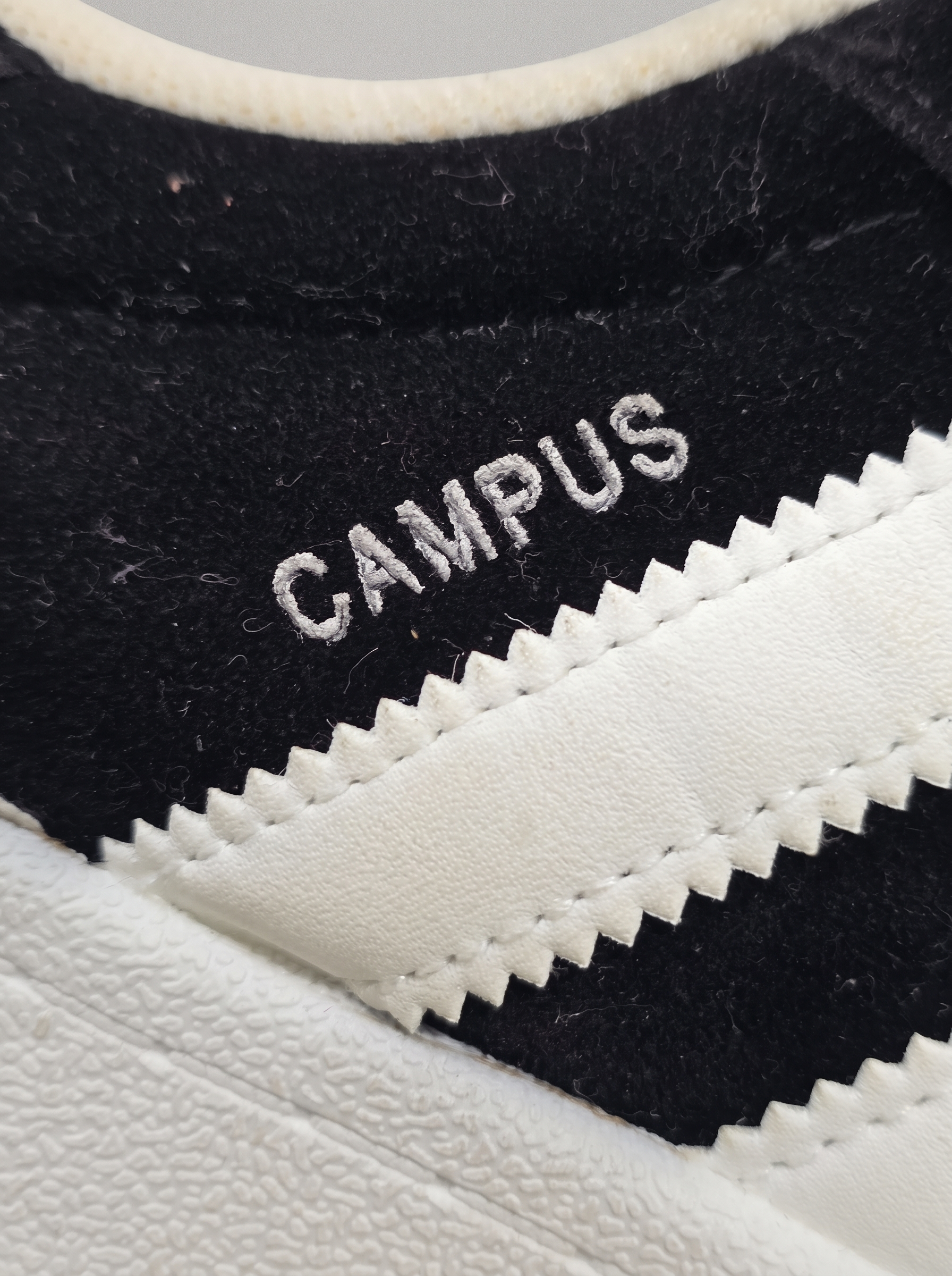 Adidas Campus 00s view 5